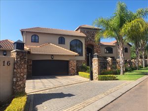4 Bed House in Eldoglen