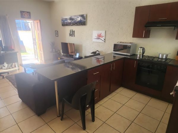 1 Bed Townhouse in Randburg Central