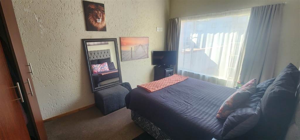 1 Bed Townhouse in Randburg Central photo number 6