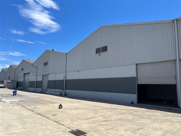 2 828  m² Industrial space