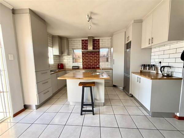 2 Bedroom House 2 Bedroom House