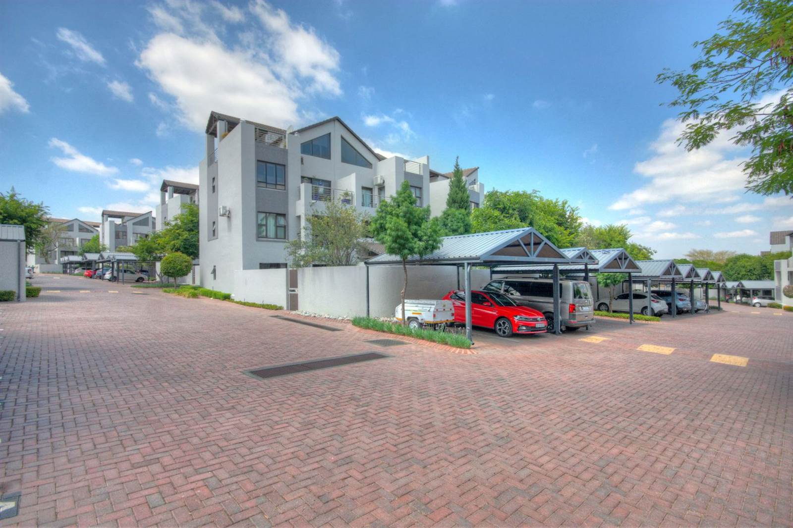 2 Bed Apartment in Douglasdale photo number 20