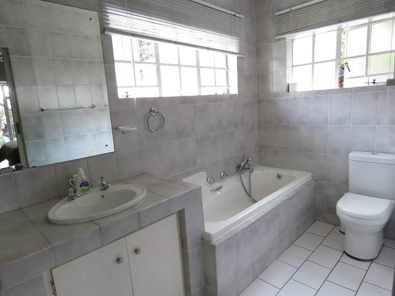 3 Bed House in Jukskei Park photo number 17