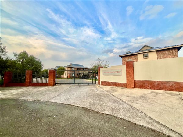 2 Bedroom Townhouse 2 Bedroom Townhouse