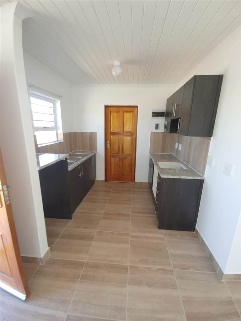 3 Bed House in Paarl Central East photo number 3