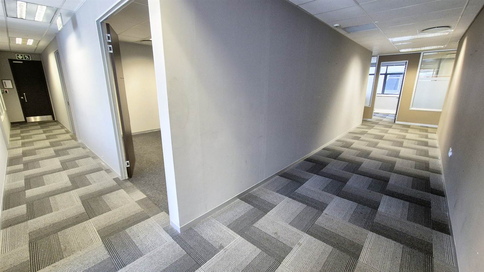 1212  m² Office Space in Menlyn photo number 17