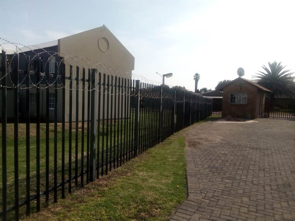1 Bed Apartment in Secunda photo number 23
