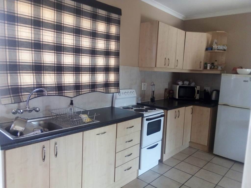 1 Bed Apartment in Secunda photo number 10