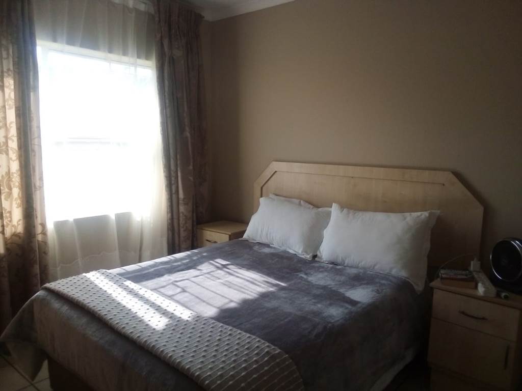 1 Bed Apartment in Secunda photo number 17