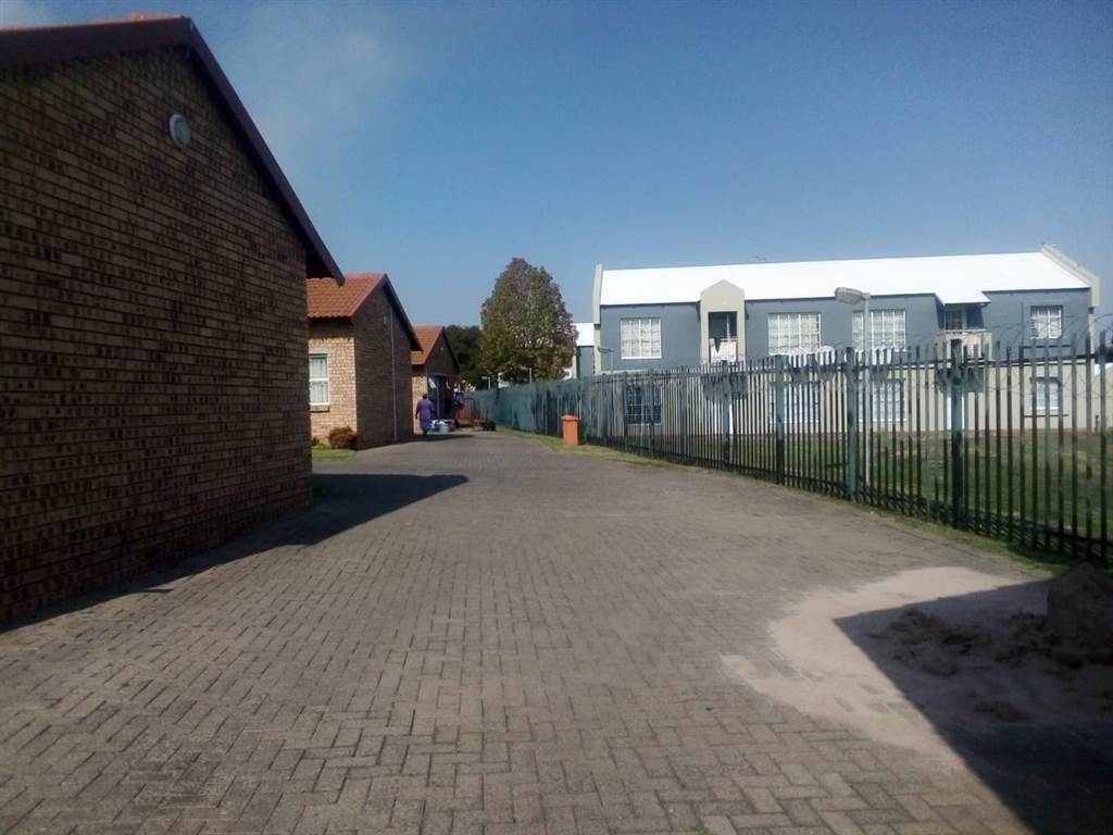 1 Bed Apartment in Secunda photo number 22