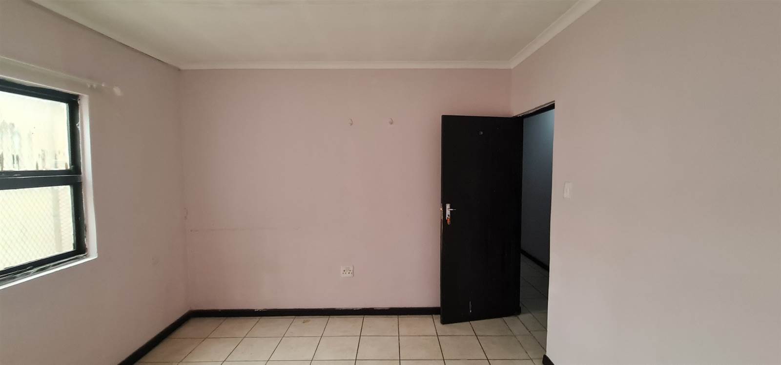 4 Bed Apartment in Zwide photo number 7