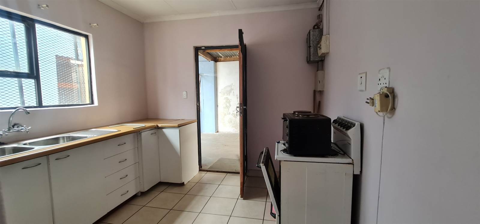 4 Bed Apartment in Zwide photo number 3