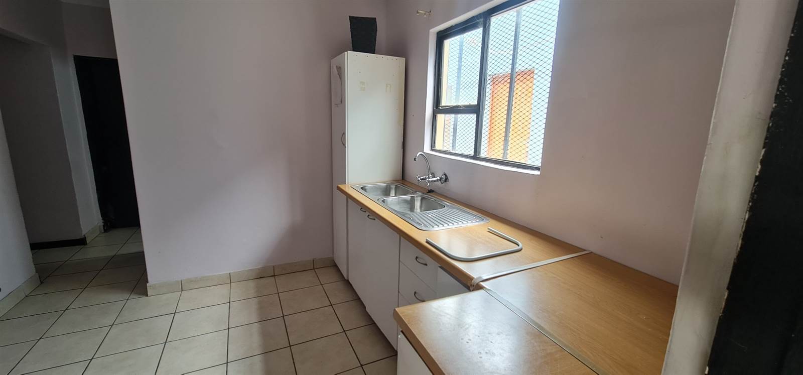 4 Bed Apartment in Zwide photo number 2