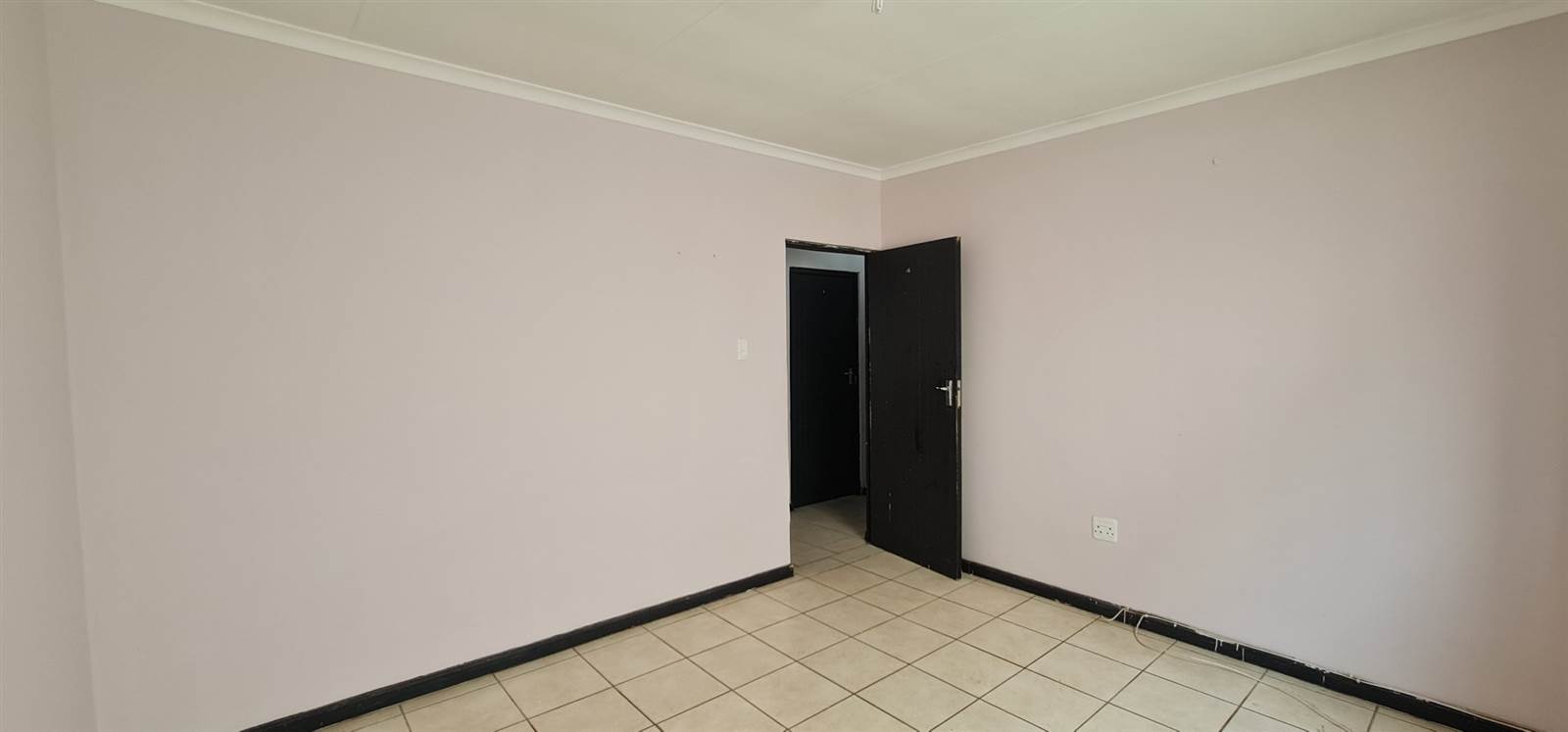 4 Bed Apartment in Zwide photo number 5