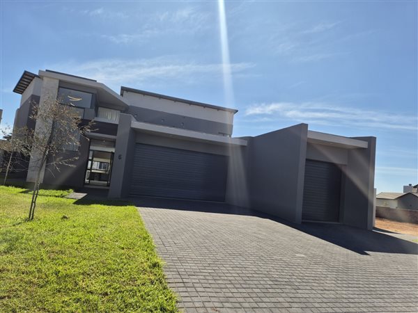 4 Bedroom House 4 Bedroom House