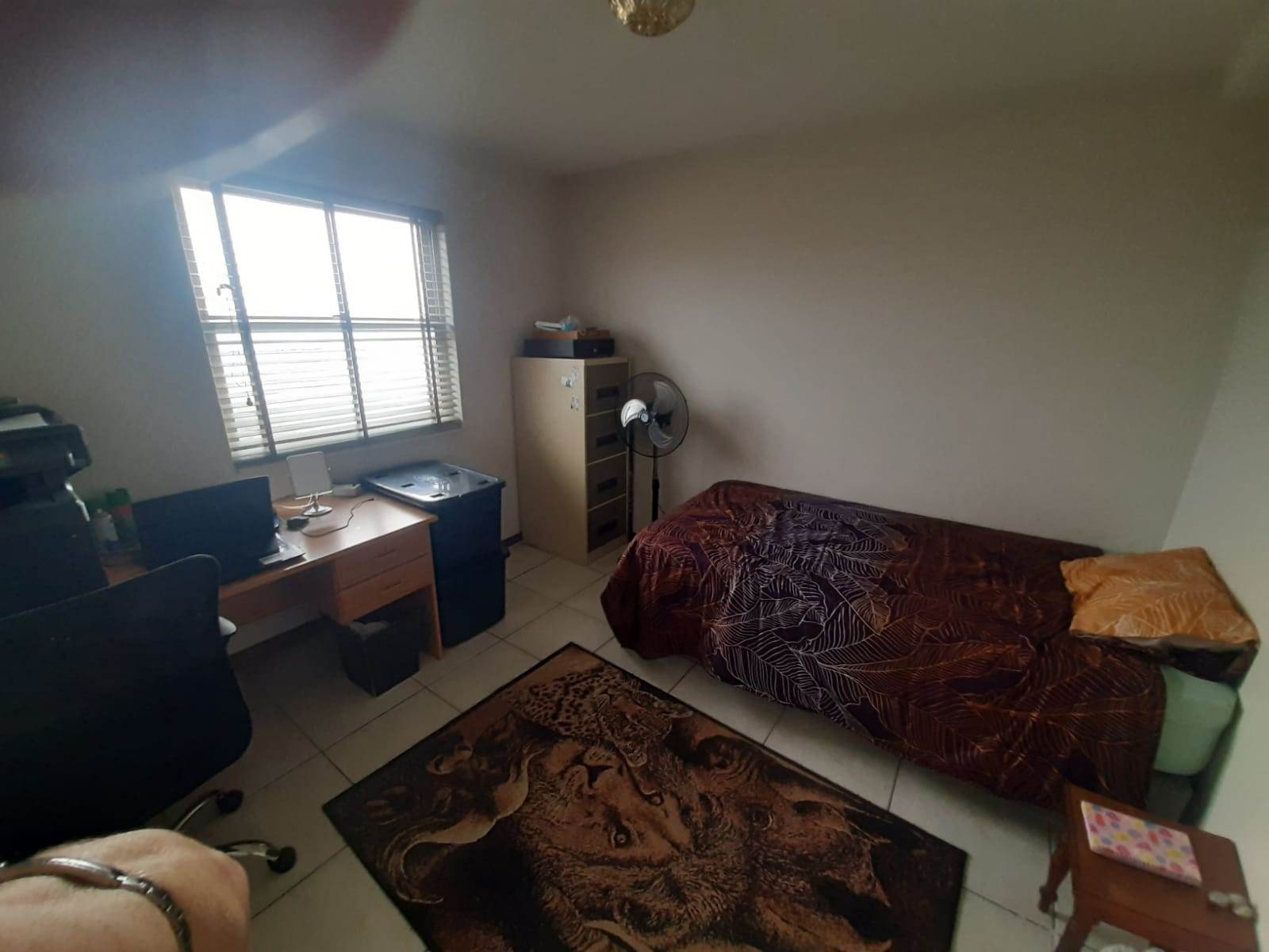 3 Bed Apartment in Amanzimtoti photo number 10