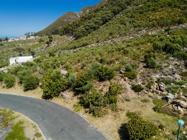 3 238 m² Land