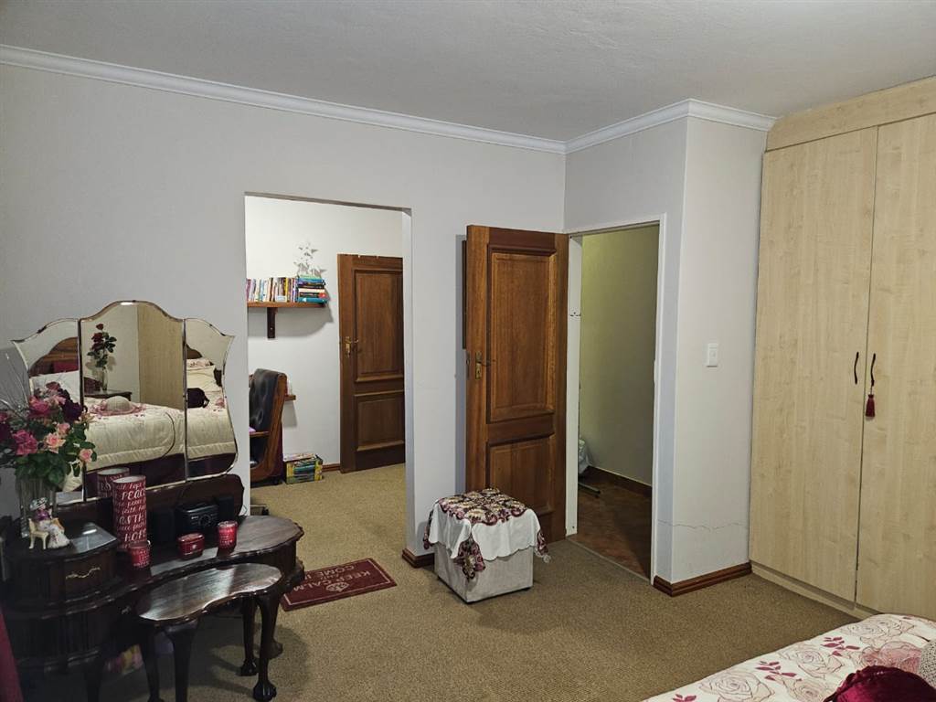 3 Bed House in Leeuwfontein Estate photo number 15