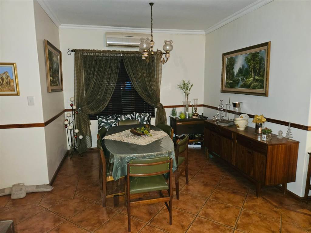 3 Bed House in Leeuwfontein Estate photo number 9