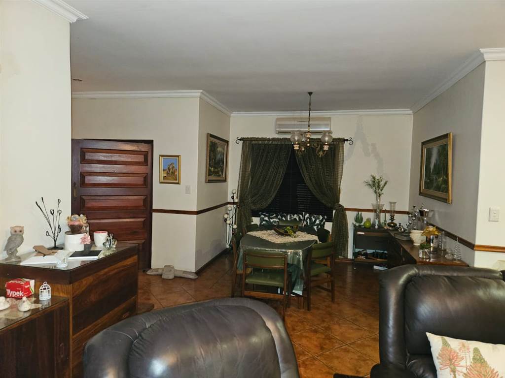 3 Bed House in Leeuwfontein Estate photo number 5