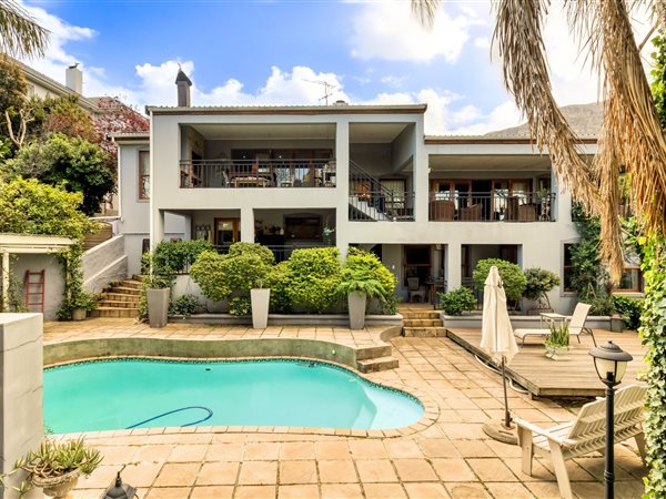 4 Bedroom House 4 Bedroom House