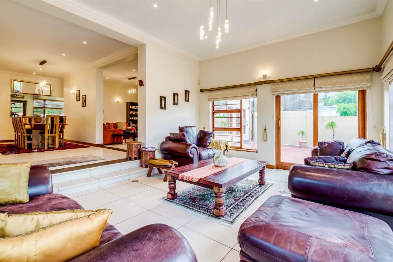 6 Bed House in Wynberg Upper photo number 2