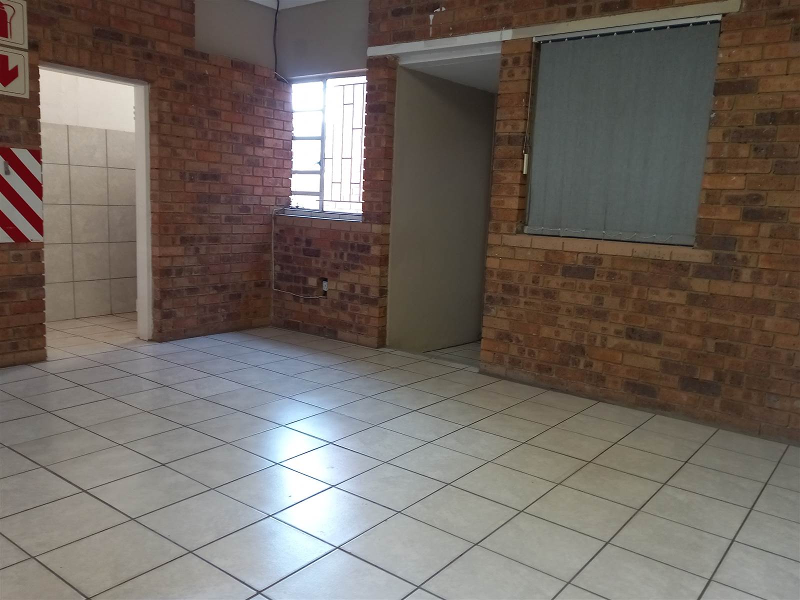 270  m² Industrial space in Rustenburg Central photo number 2