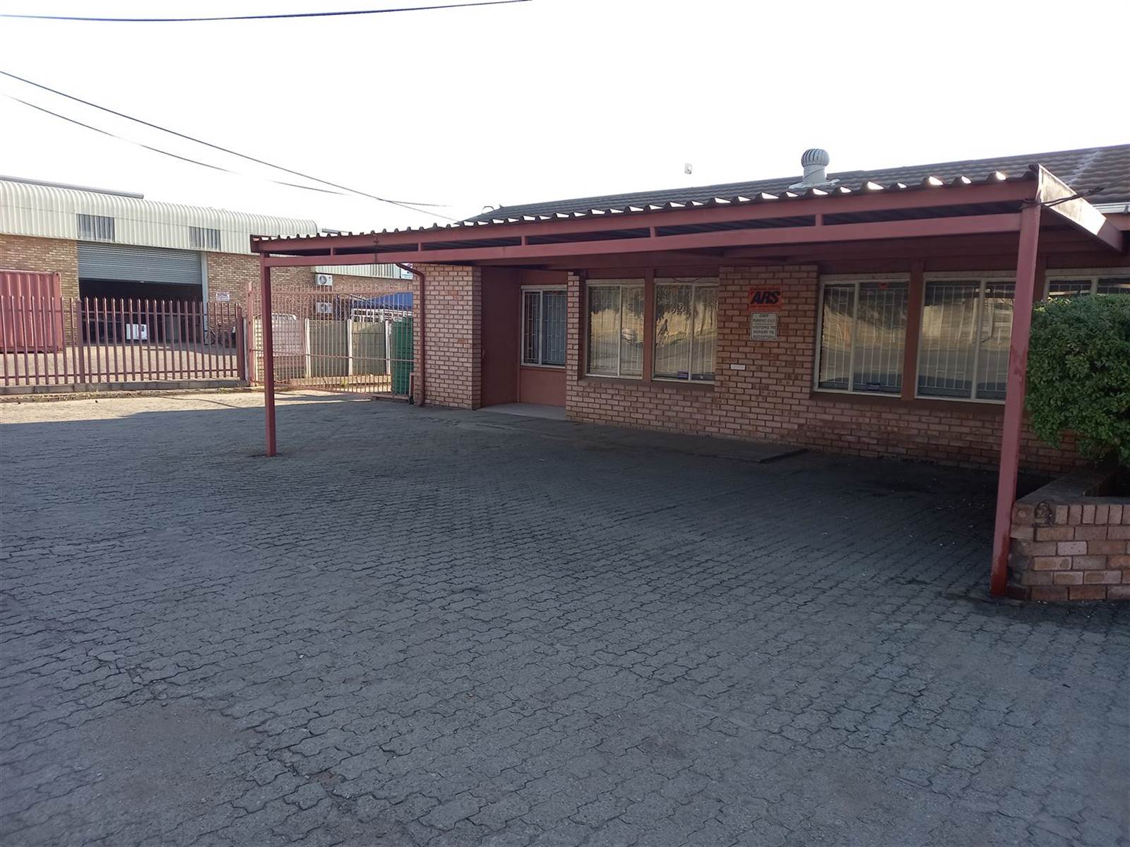 270  m² Industrial space in Rustenburg Central photo number 1