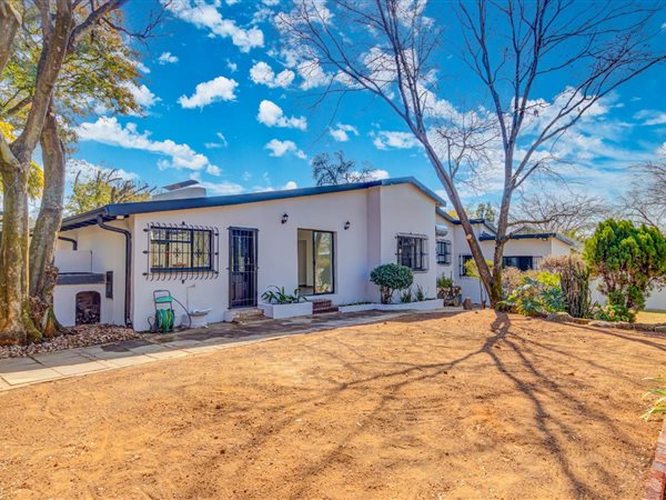 4 Bedroom House 4 Bedroom House
