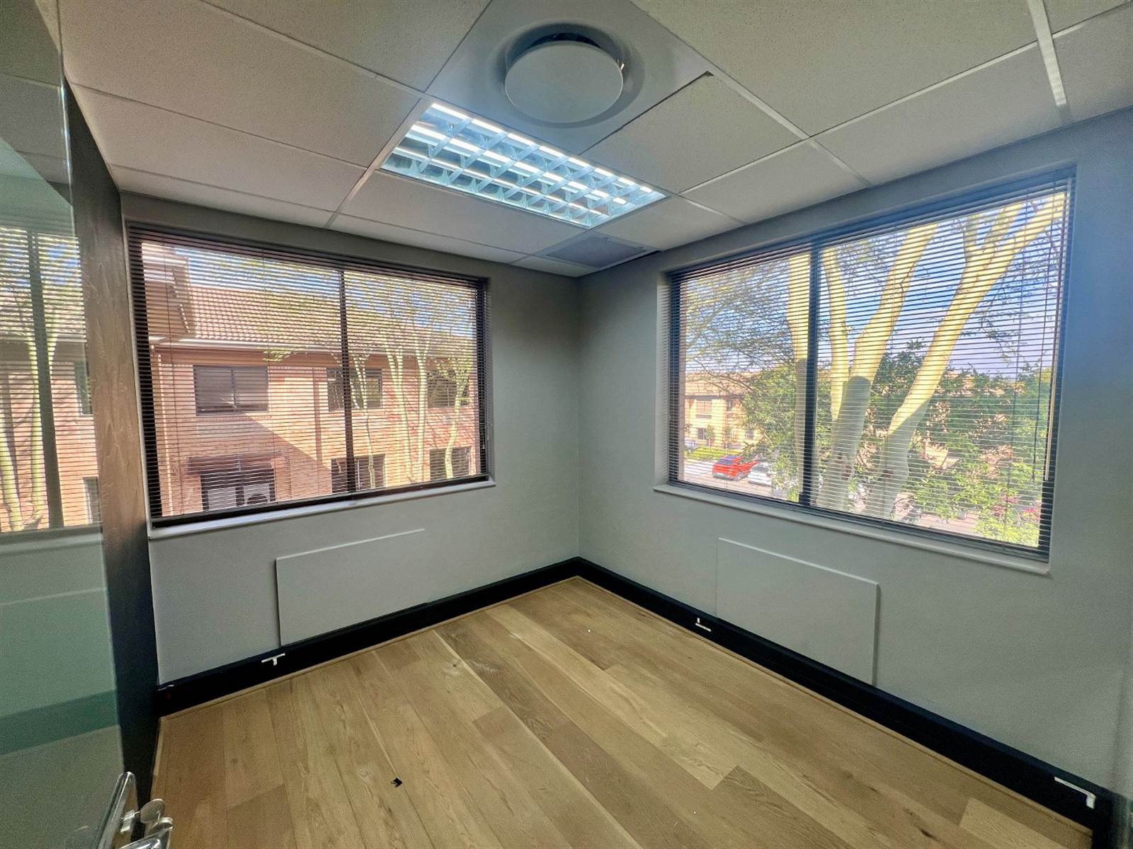 242  m² Commercial space in Bryanston photo number 8