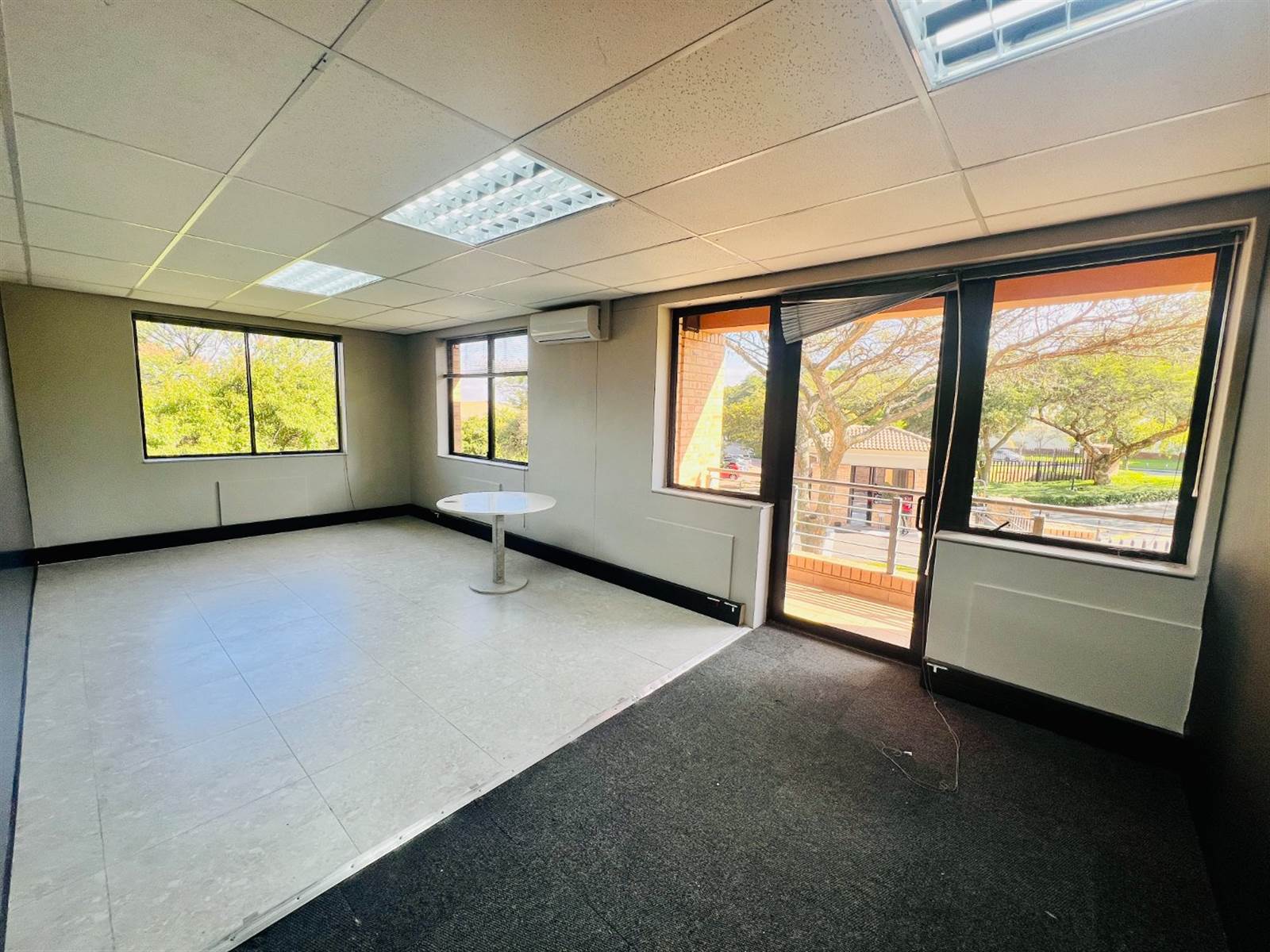 242  m² Commercial space in Bryanston photo number 15