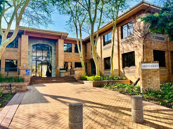 242  m² Commercial space in Bryanston
