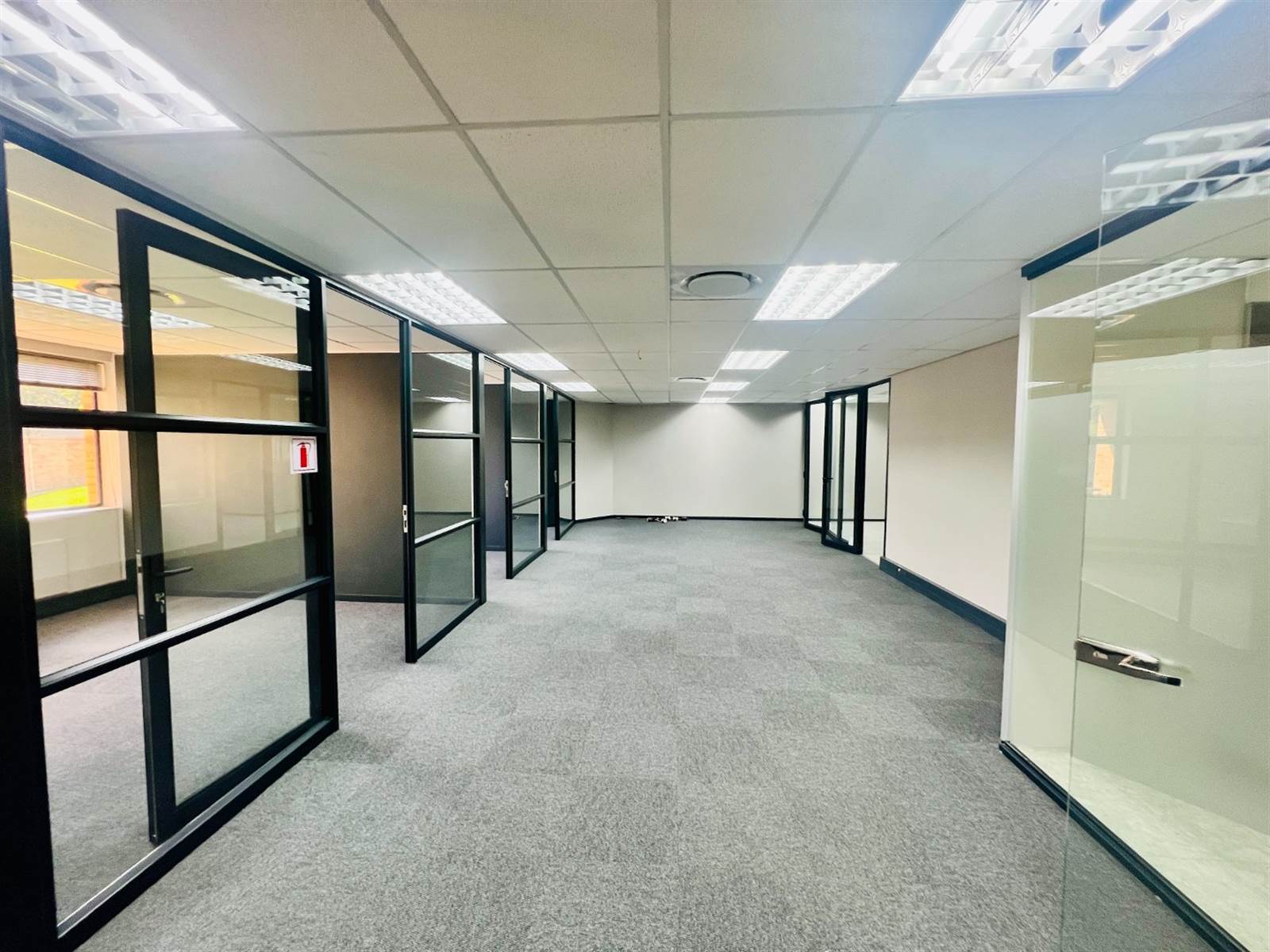 242  m² Commercial space in Bryanston photo number 13