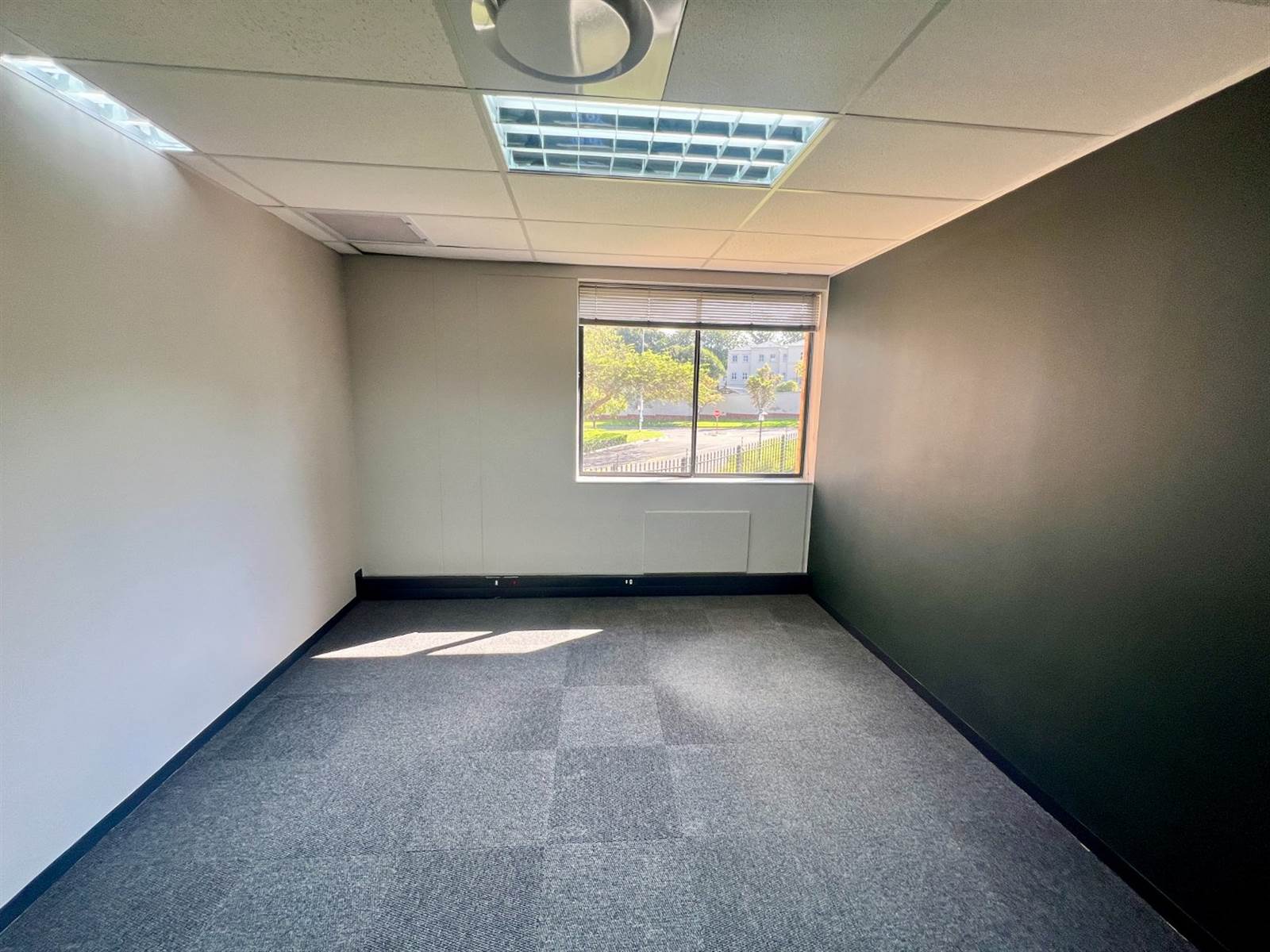 242  m² Commercial space in Bryanston photo number 14