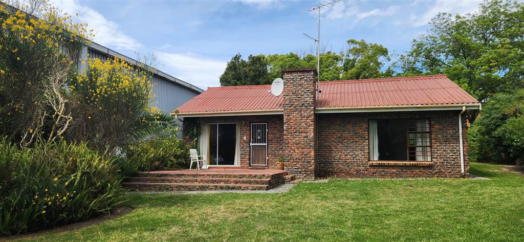 2 Bed House in Bredasdorp photo number 20