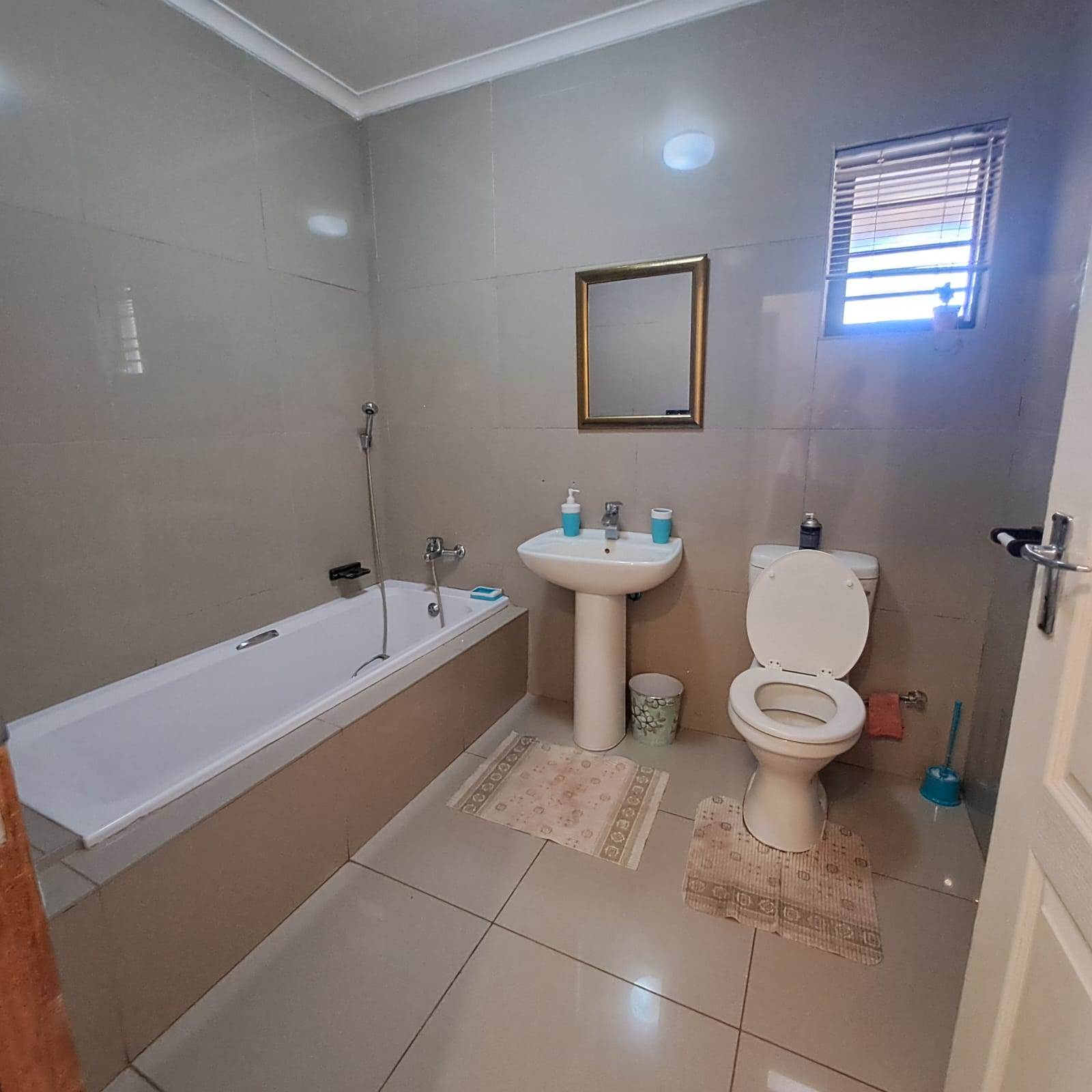 2 Bed Flat in Kathu photo number 6