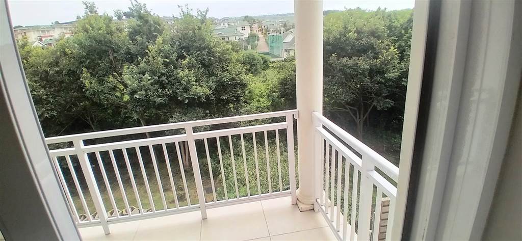 3 Bed Apartment in Mt Edgecombe photo number 11