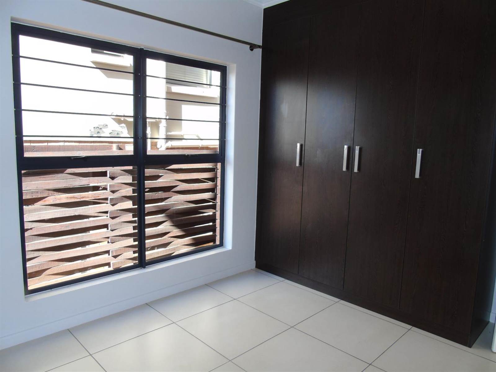 1 Bed Apartment in Fourways photo number 10