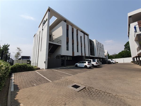 670  m² Commercial space