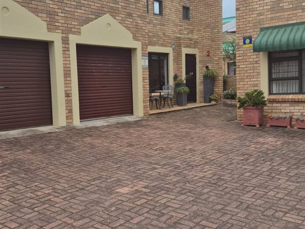 3 Bedroom Townhouse 3 Bedroom Townhouse