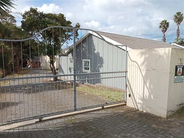 4 Bedroom Townhouse 4 Bedroom Townhouse