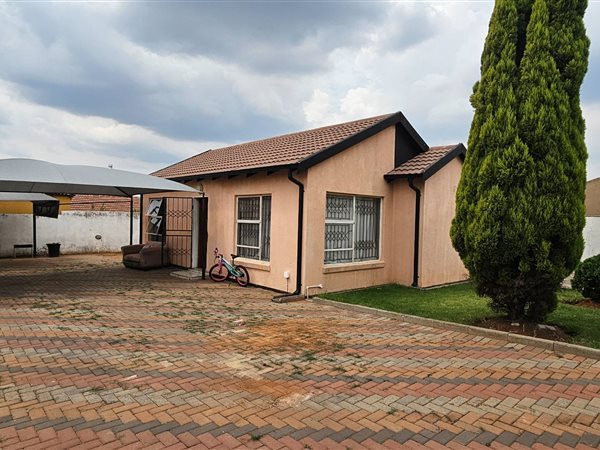 2 Bed House in Birch Acres
