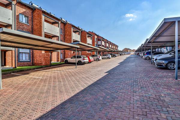 2 Bed Apartment in Noordwyk photo number 11