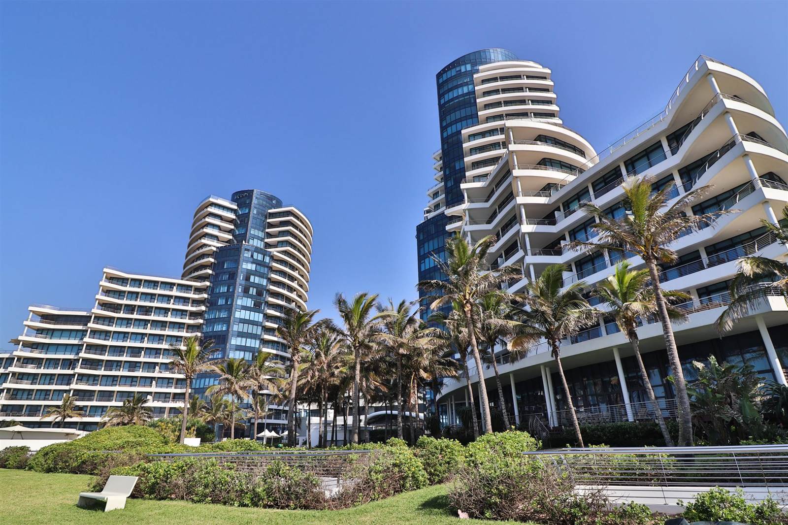 1 Bed Apartment in Umhlanga Rocks photo number 12
