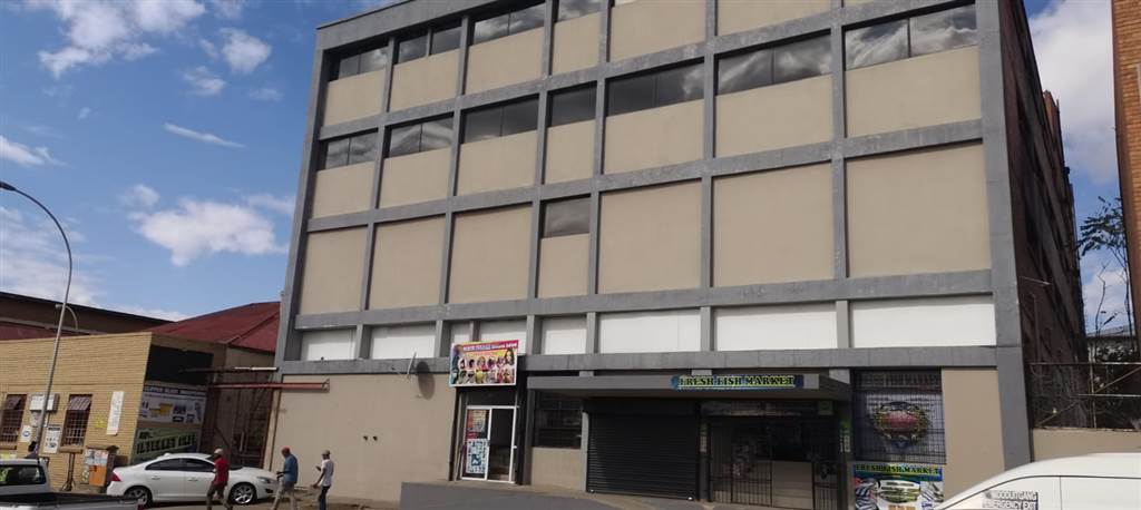 1568  m² Commercial space in Bloemfontein photo number 2