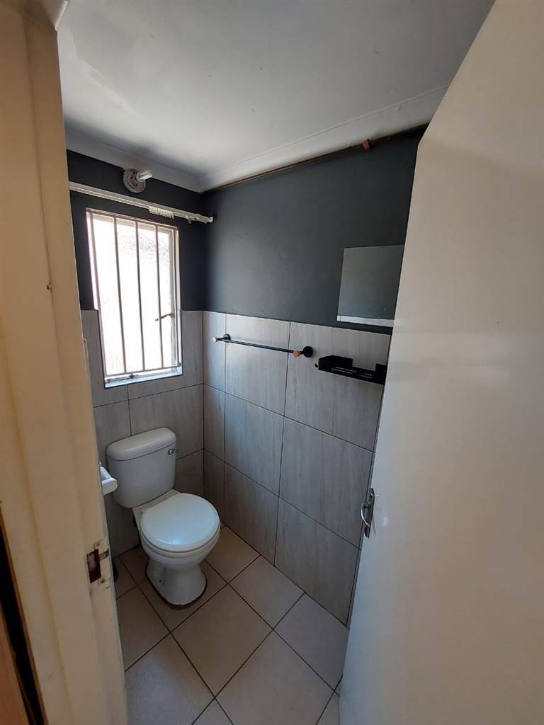 4 Bed House in Kaalfontein photo number 10