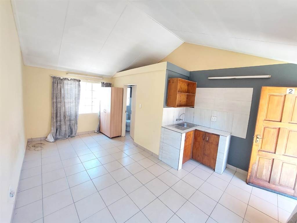 4 Bed House in Kaalfontein photo number 13