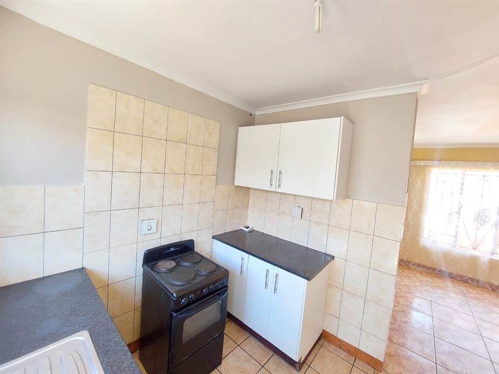 4 Bed House in Kaalfontein photo number 5