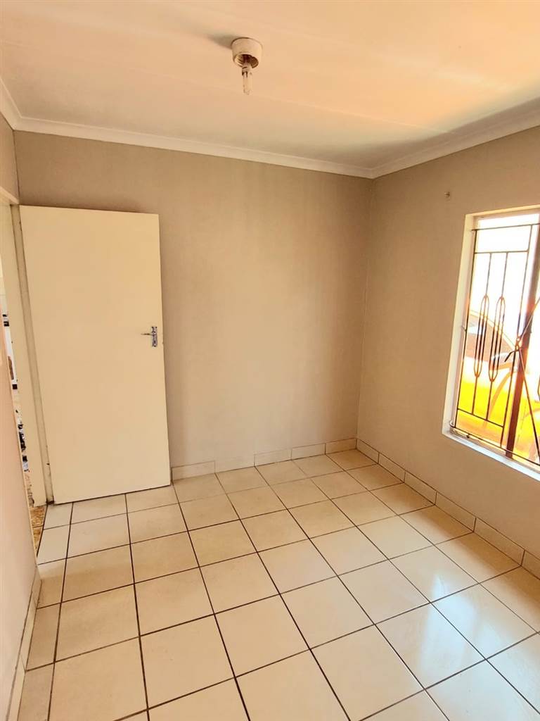 4 Bed House in Kaalfontein photo number 24