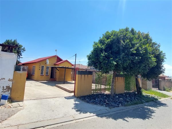 4 Bed House in Kaalfontein